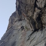 Sigi klettert in der sechsten Seillänge unter dem massiven Überhang (Foto: Bernhard)