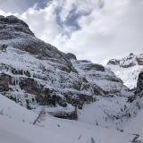 Blick auf das Tal mit den Eisfällen