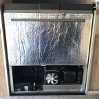 Kühlbox und Luftstandheizung im eingebauten Zustand